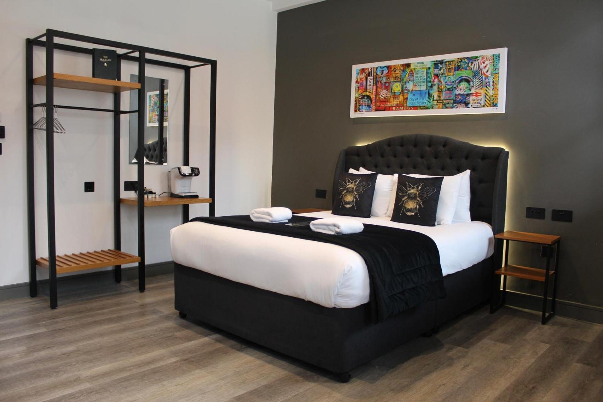 Deluxe King Suite,1191835723:JPEG